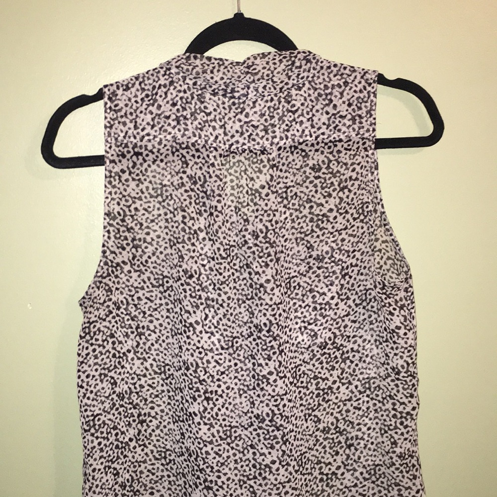 Patterned Blouse - Picture 5 of 5